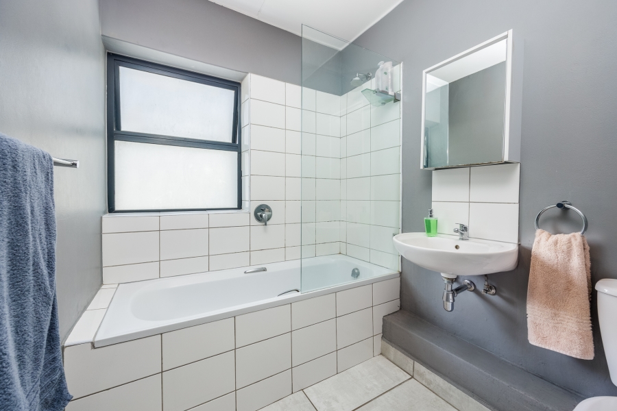 2 Bedroom Property for Sale in Aan de Wijnlanden Western Cape